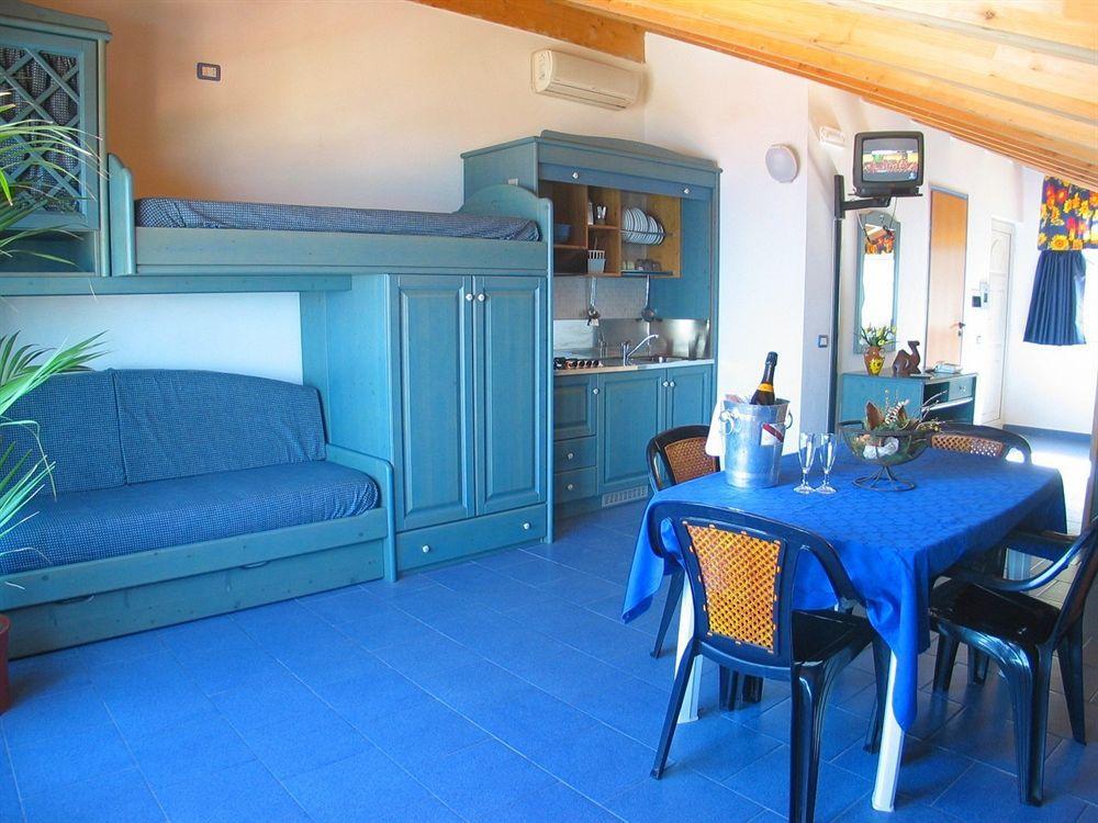 Oasi Azzurra Aparthotel Messina Exterior foto