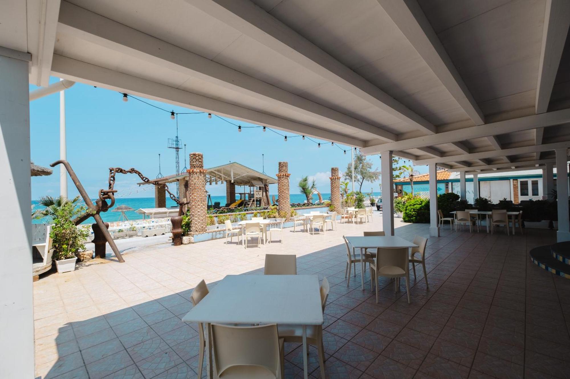 Oasi Azzurra Aparthotel Messina Exterior foto