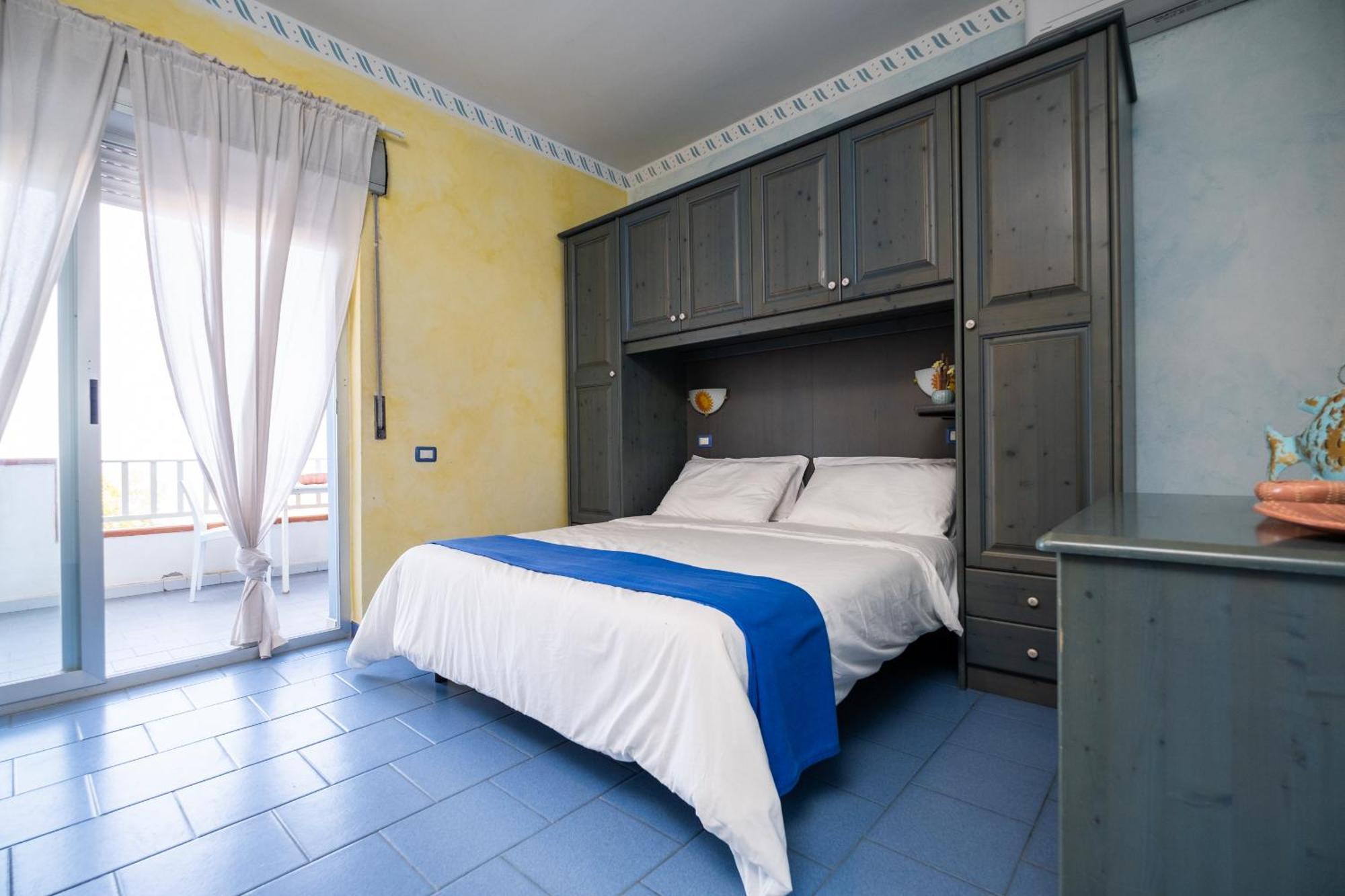 Oasi Azzurra Aparthotel Messina Exterior foto