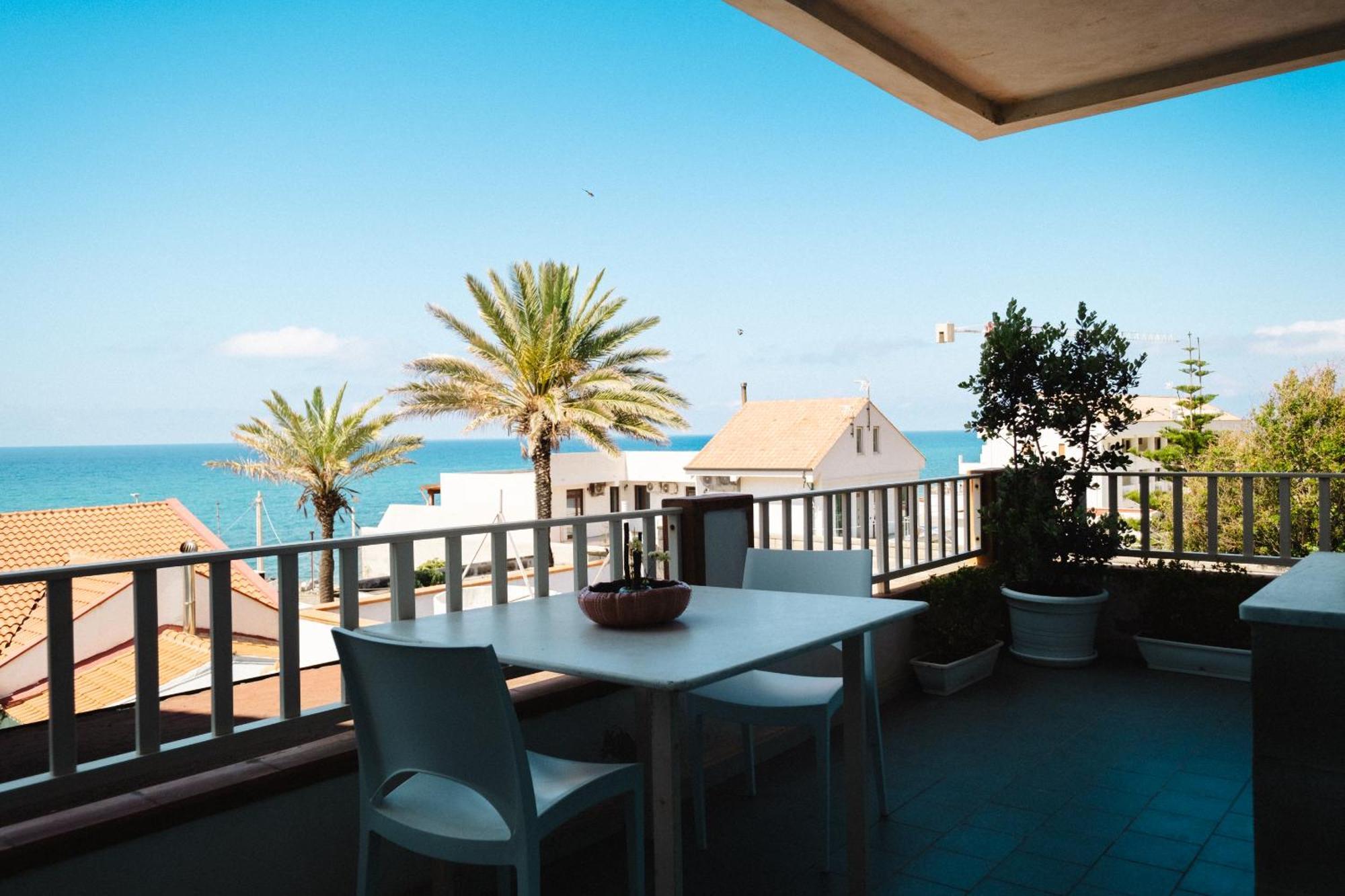Oasi Azzurra Aparthotel Messina Exterior foto