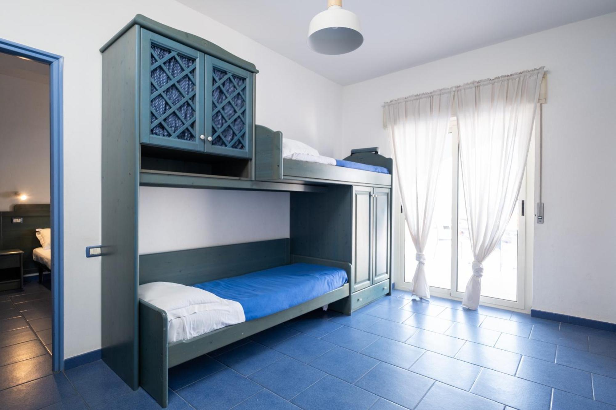 Oasi Azzurra Aparthotel Messina Exterior foto