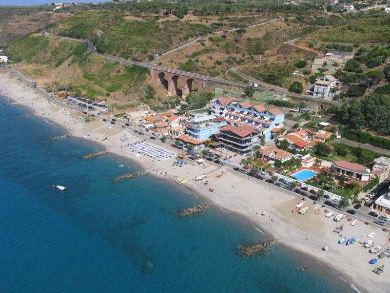 Oasi Azzurra Aparthotel Messina Exterior foto