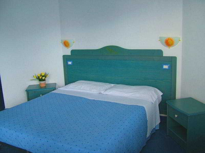 Oasi Azzurra Aparthotel Messina Exterior foto